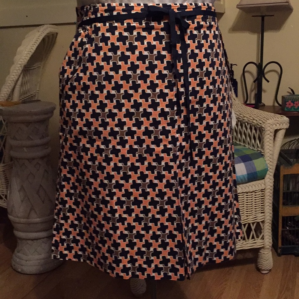 Love this Talbot 16P stretch geometric Aline Skirt